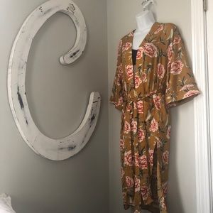 Tie-Waist Kimono with Pockets